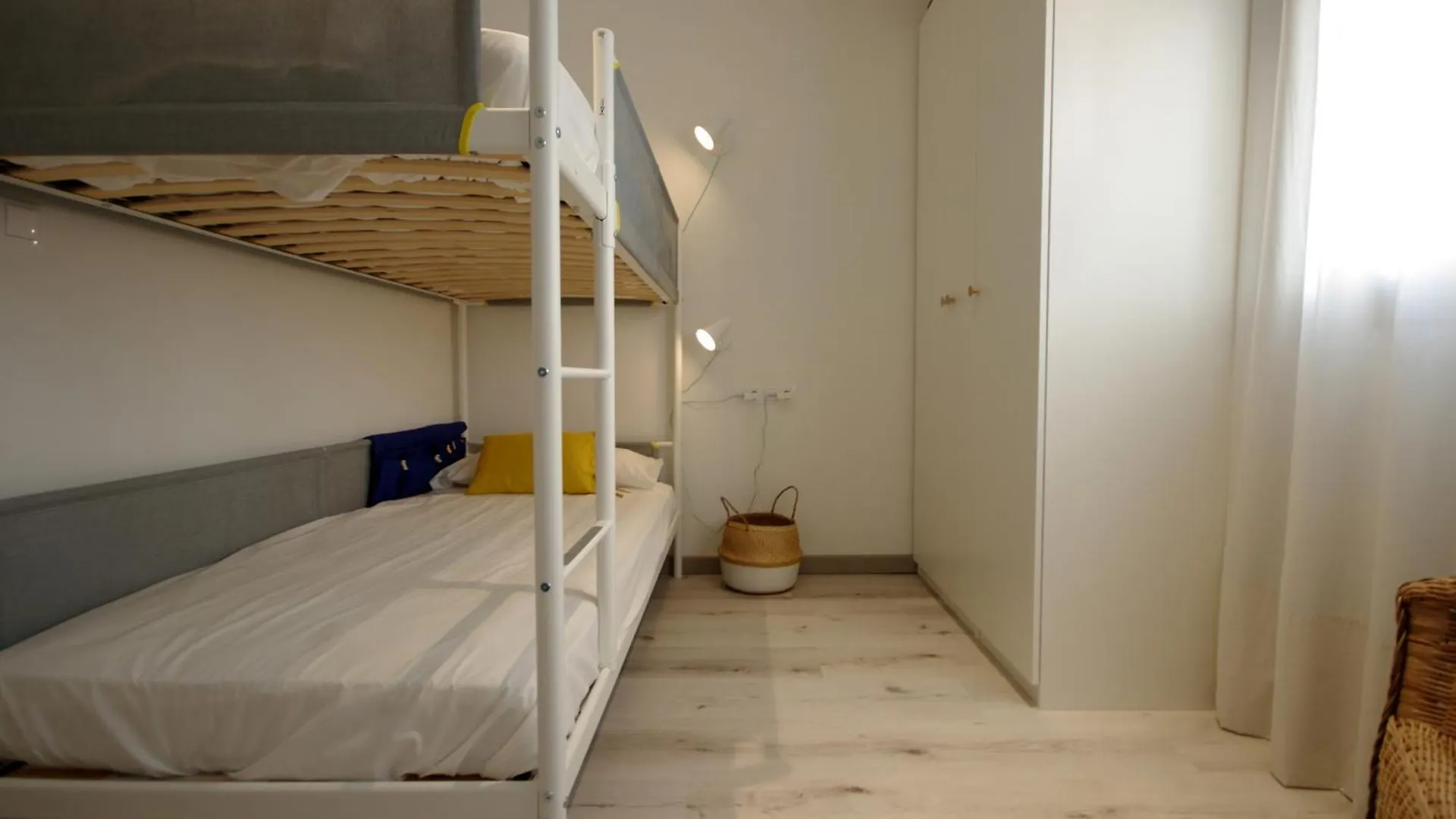 Livingtarifa La Orilla Apartment